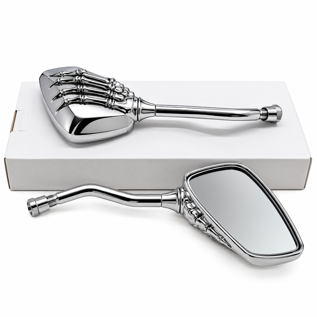 Espejo universal para moto con detalle tipo calavera plata
